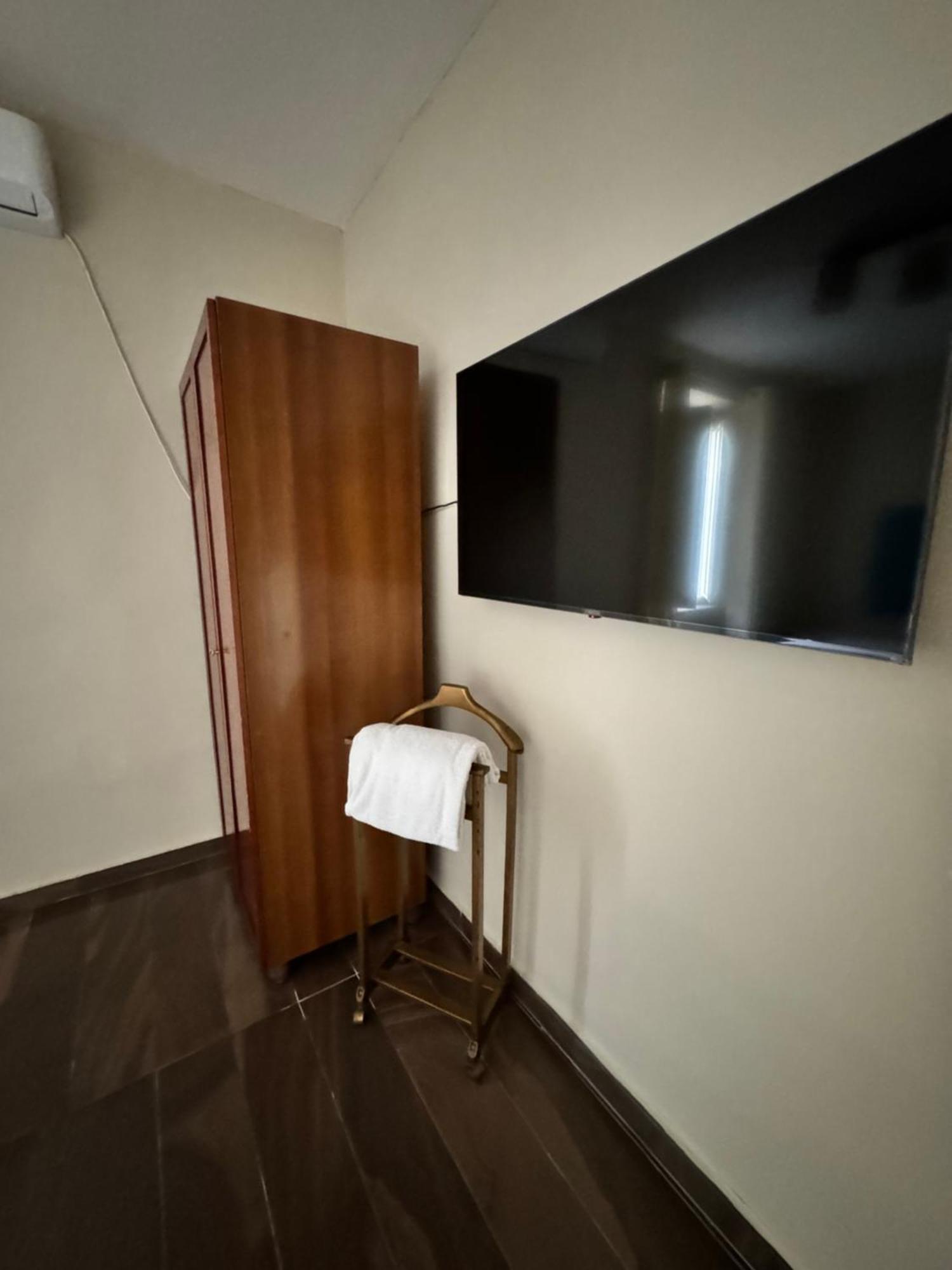 Room Station Giulia ナポリ エクステリア 写真